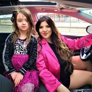 Meet your Posher, Lacey